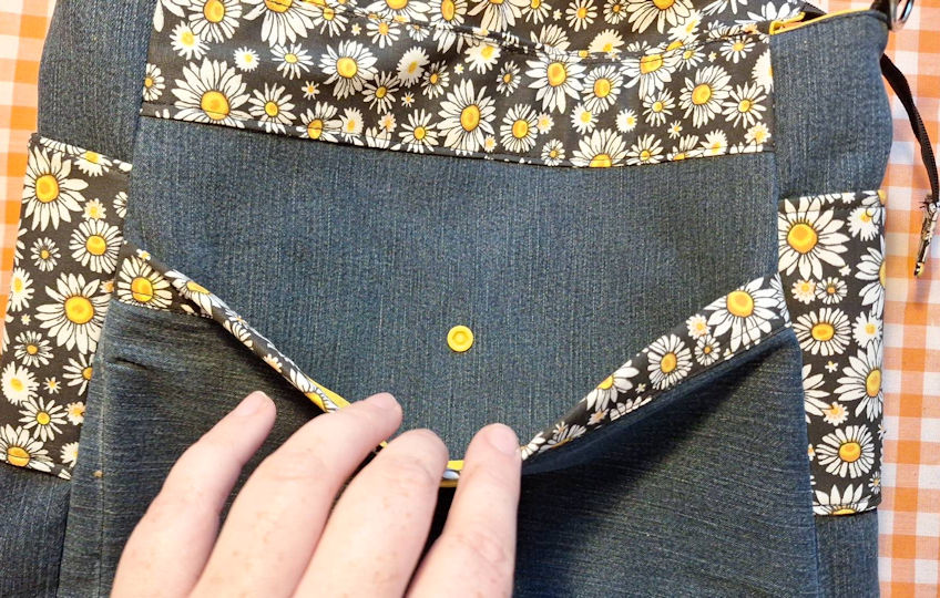 Sac a bandouliere, en jeans et tissus coton a imprimé marguerite et jaune vif