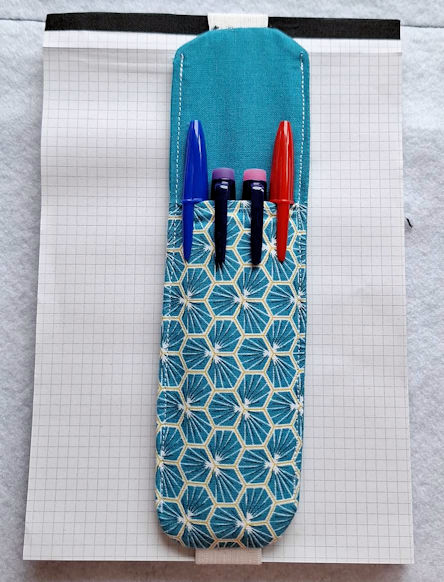 trousse pour cahier avec un elastique
