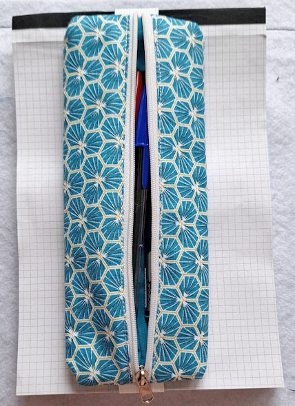 trousse pour cahier avec un elastique